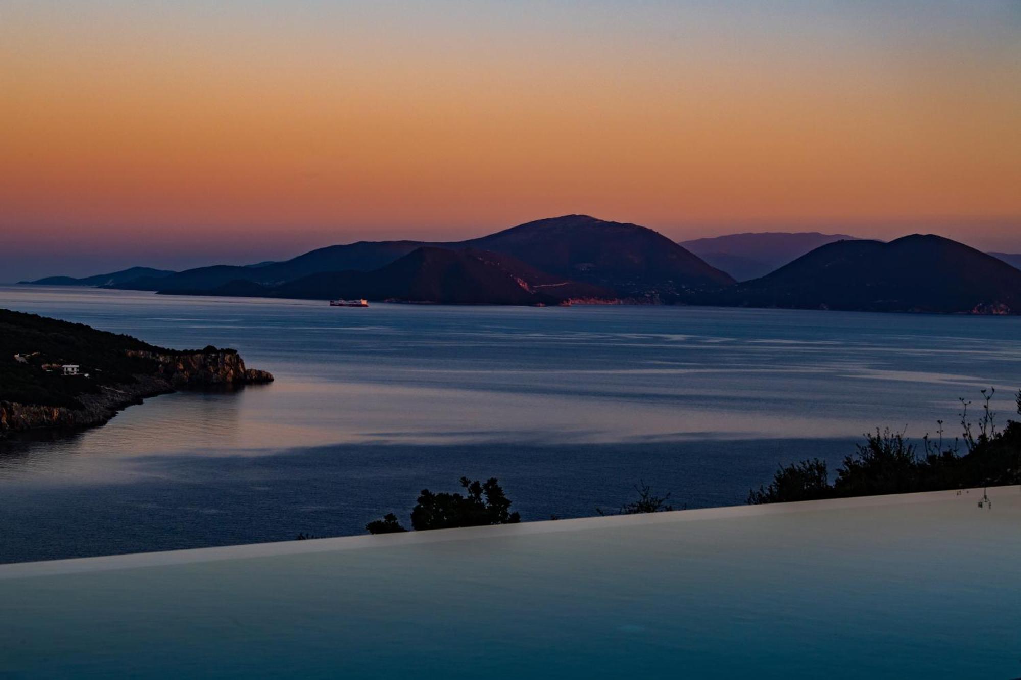 Pantea Luxury Villa Vasilikí Buitenkant foto